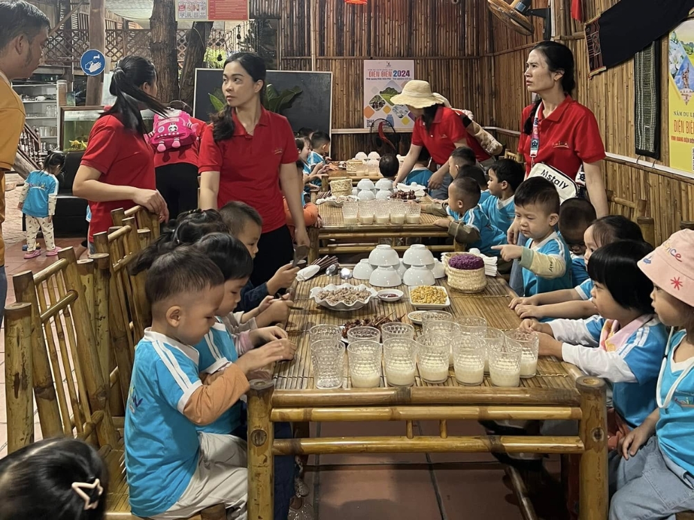 Đôi nét về nhà hàng (không gian, menu)